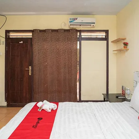 Reddoorz Near Cyber Mall-3